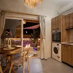Saint Zoe Апартаменты
