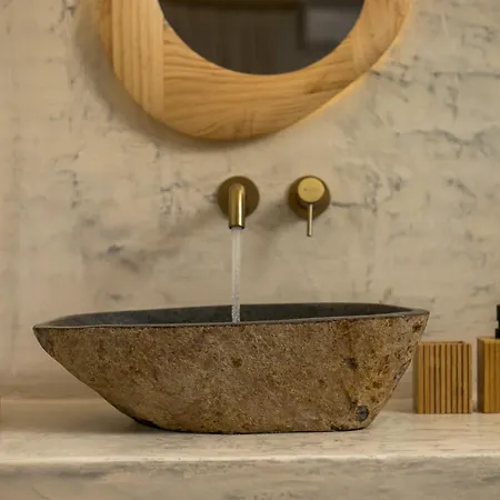 Saint Zoe Luxury