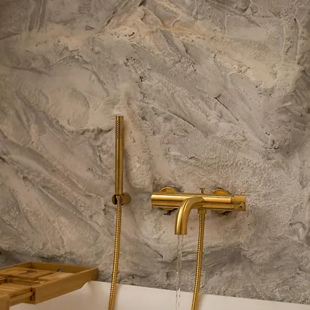 Saint Zoe Luxury Apartment *